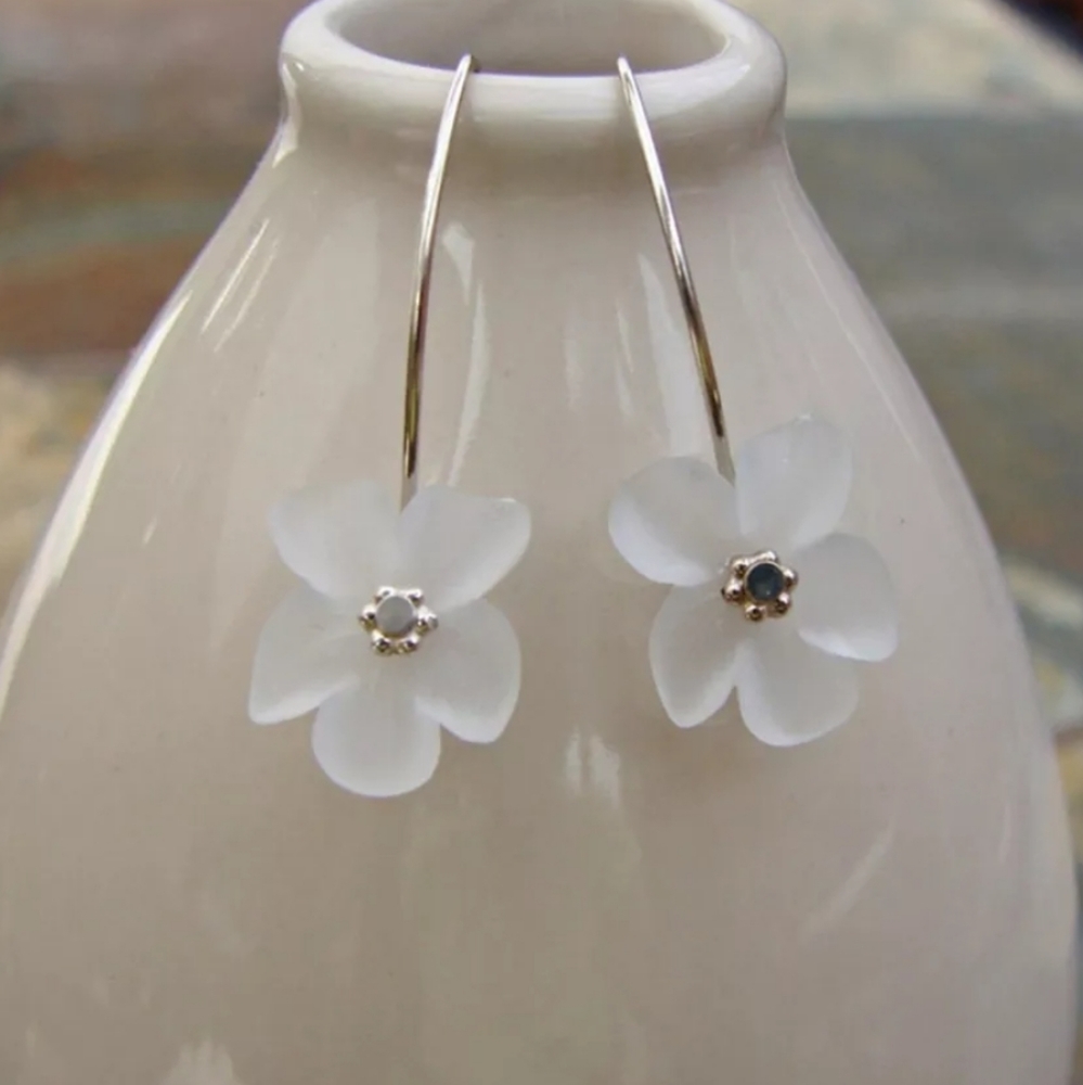 Pure Style delicate looking white flower earrings with gold toned fisher hooks - Picture 3 of 6